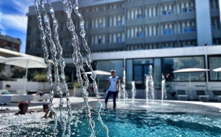 Oxygen Cycling Hotel