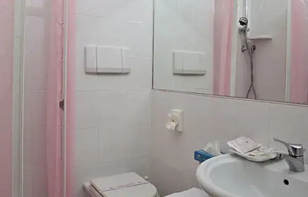 Camera matrimoniale con balcone vista mare