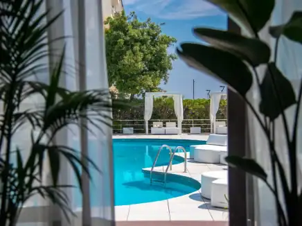 Oxygen Cycling Hotel