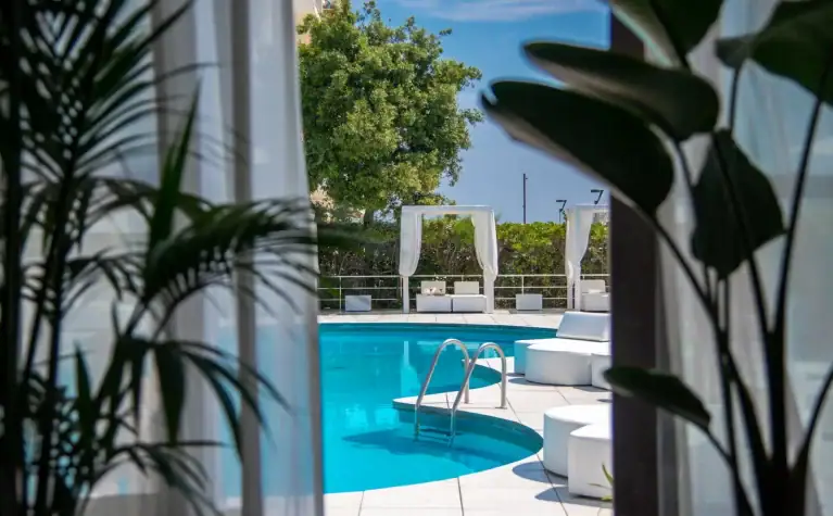 Oxygen Cycling Hotel