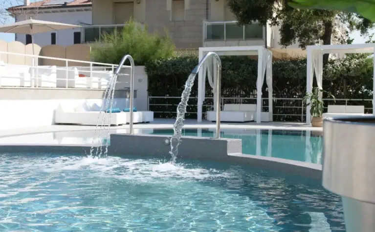 Oxygen Cycling Hotel